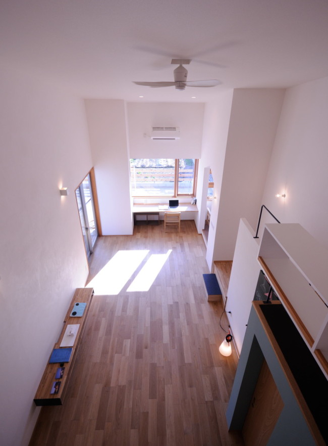 吹き抜けのあるリビング