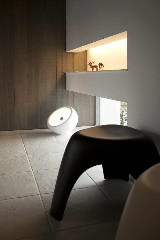 エレファントスツールと玄関