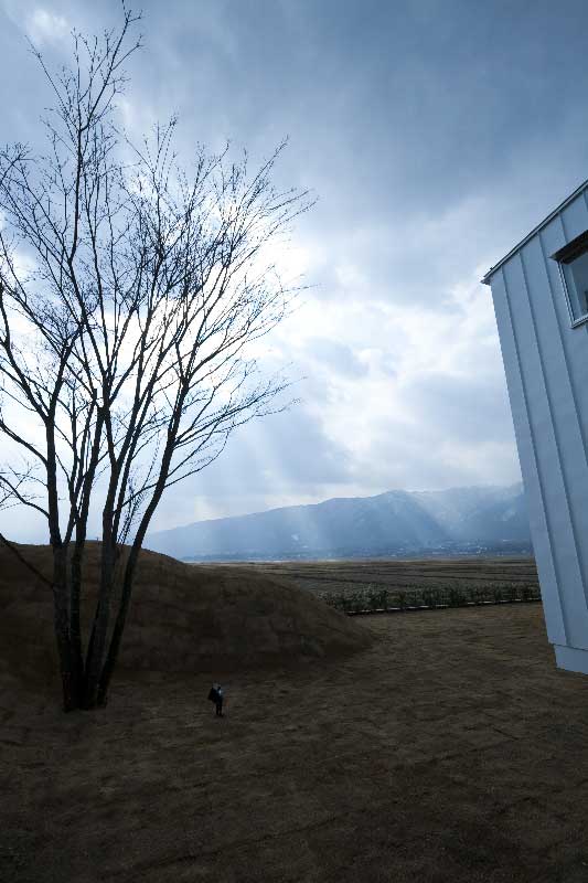 南面庭と天使の梯子