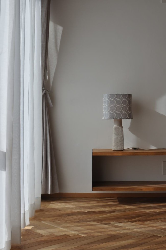 カーテンとミナペルホネンの照明器具